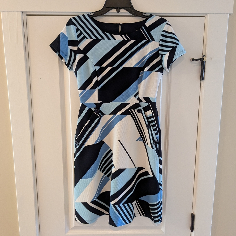 Enfocus Studio Women's Blue White Geo Print Short Sleeve Stretch Dress, Size 6